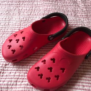 Crocs Disney Mickey Red size XL M 10-11, W 12-14